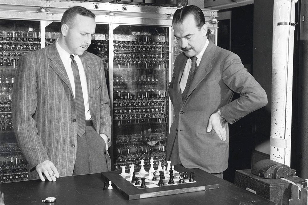John von Neumann and the Los Alamos Chess!